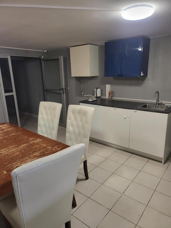 Rooms4Rest Wiertnicza - Private Rooms For Tourists - Atr Consulting Sp, Z O,O, Warsaw Exterior photo